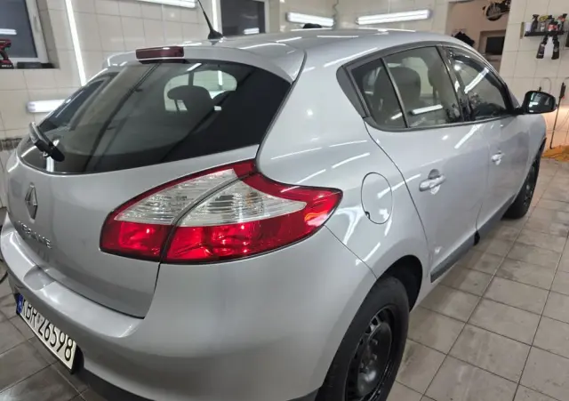 RENAULT Megane 1.6 16V 110 Dynamique