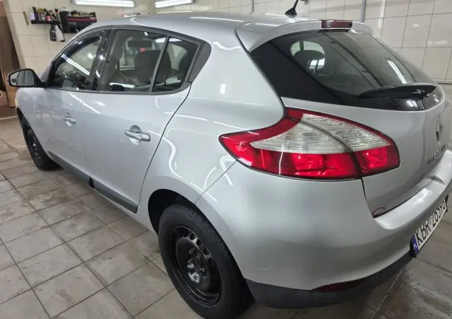 RENAULT Megane 1.6 16V 110 Dynamique