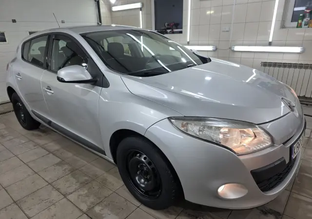 RENAULT Megane 1.6 16V 110 Dynamique