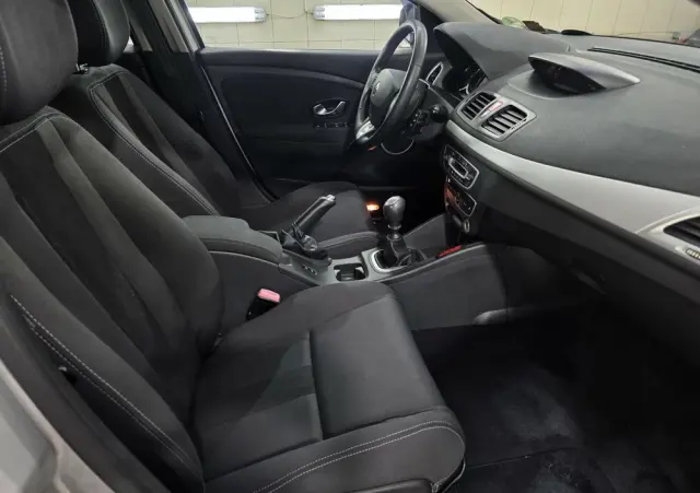 RENAULT Megane 1.6 16V 110 Dynamique