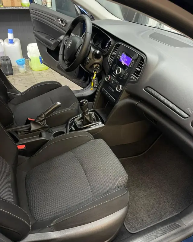 RENAULT Megane 1.6 16V 110 Dynamique