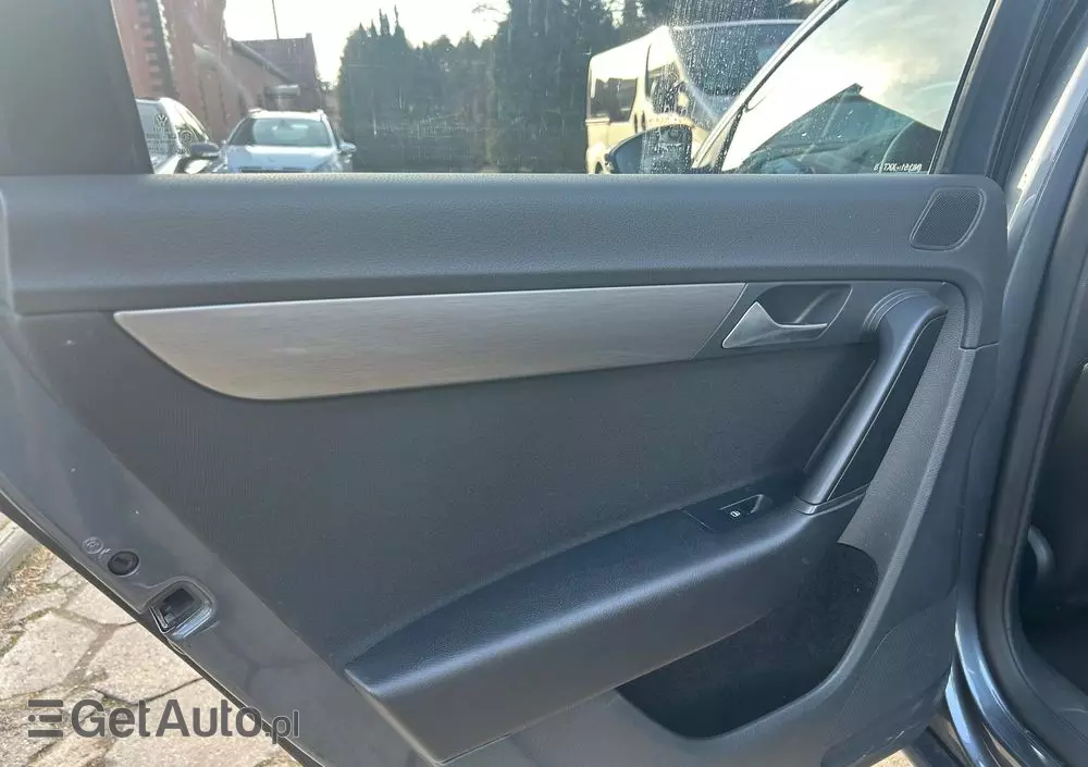 VOLKSWAGEN Passat 1.6 TDI Comfortline