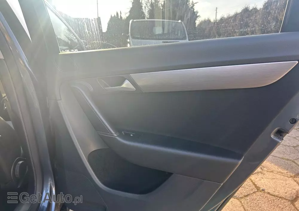 VOLKSWAGEN Passat 1.6 TDI Comfortline