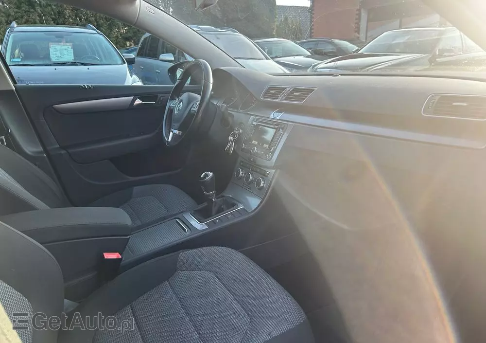 VOLKSWAGEN Passat 1.6 TDI Comfortline
