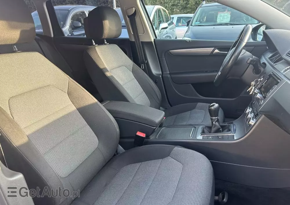 VOLKSWAGEN Passat 1.6 TDI Comfortline