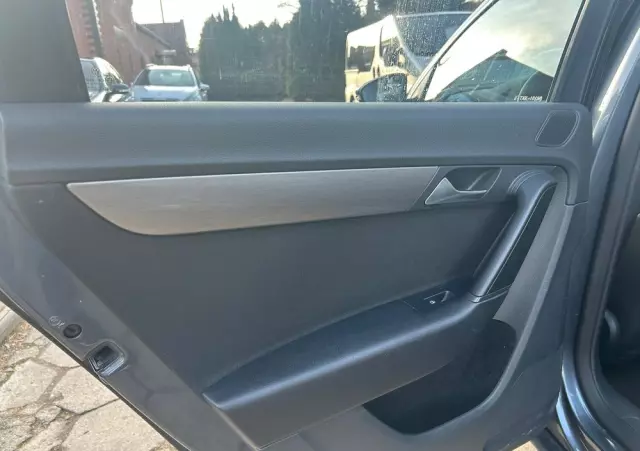 VOLKSWAGEN Passat 1.6 TDI Comfortline