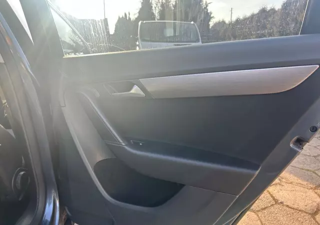 VOLKSWAGEN Passat 1.6 TDI Comfortline