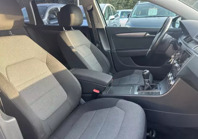 VOLKSWAGEN Passat 1.6 TDI Comfortline