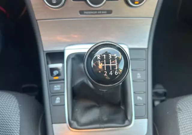 VOLKSWAGEN Passat 1.6 TDI Comfortline