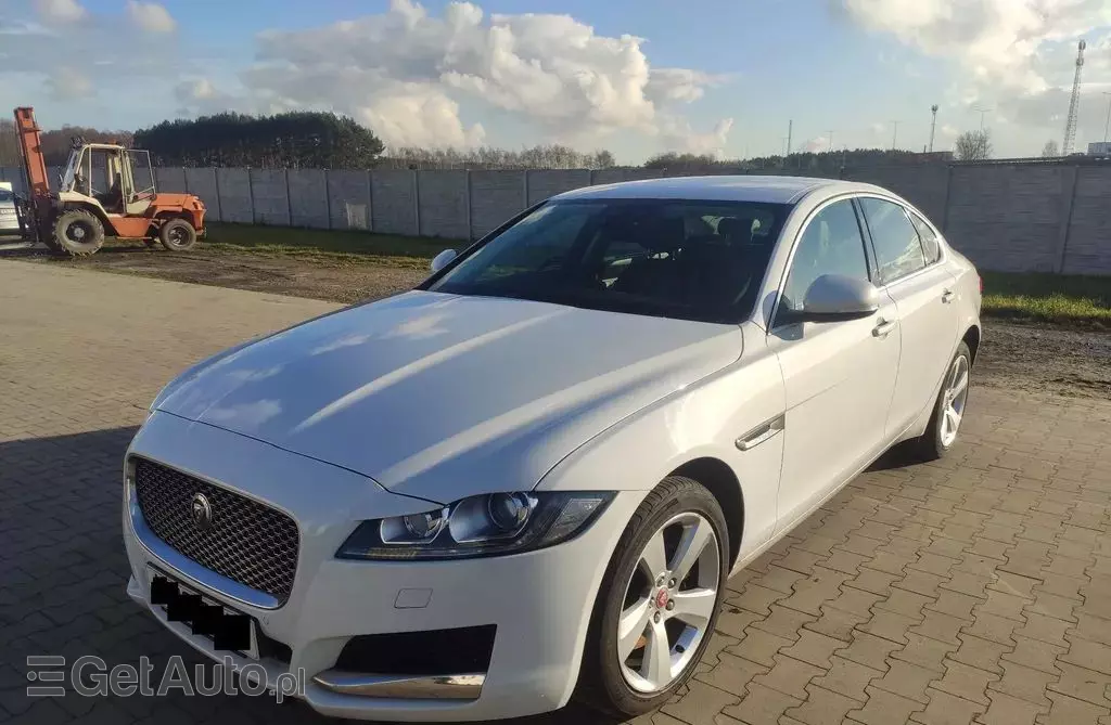 JAGUAR XF 