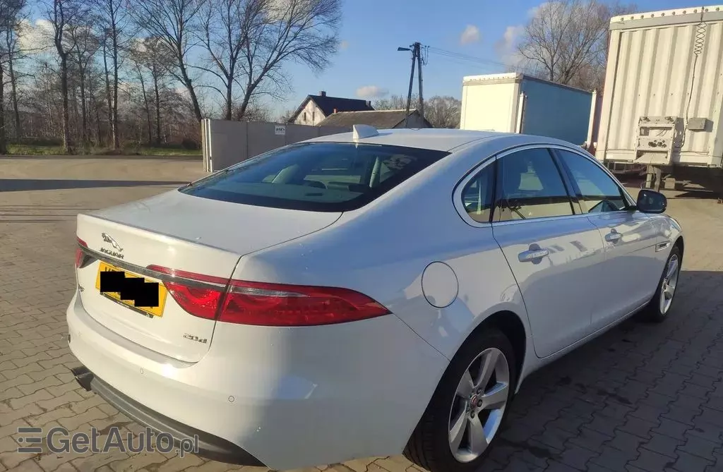 JAGUAR XF 