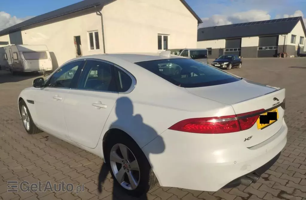 JAGUAR XF 