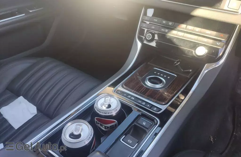 JAGUAR XF 