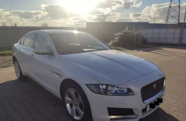 JAGUAR XF 