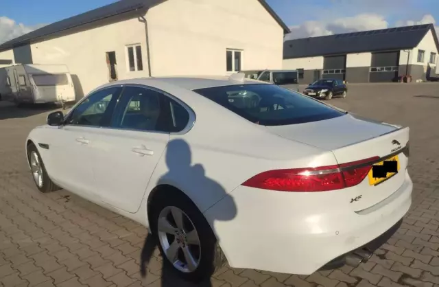 JAGUAR XF 