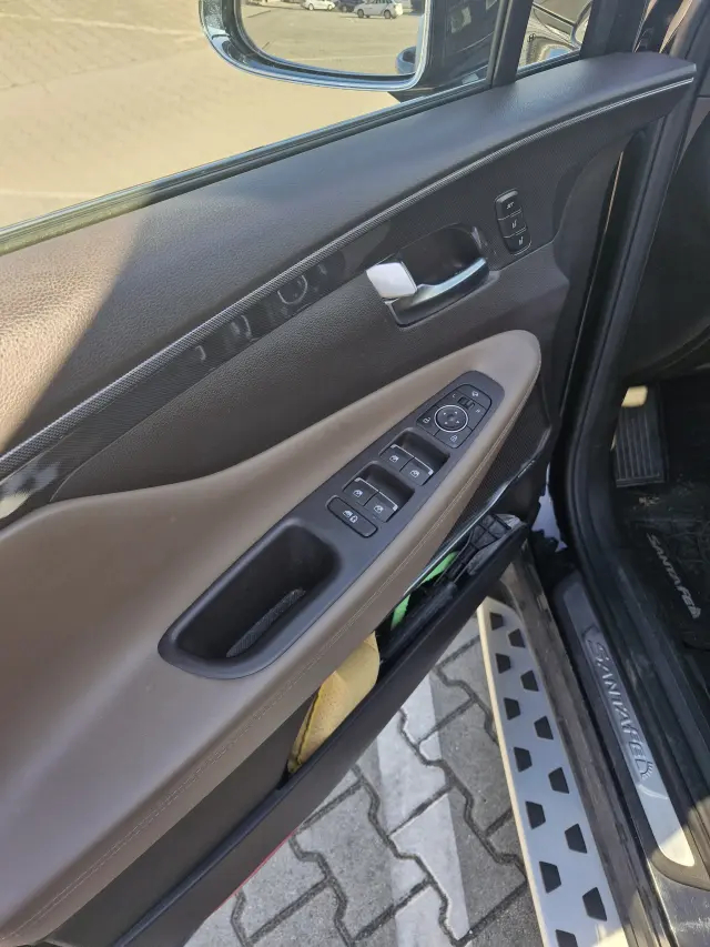 HYUNDAI Santa Fe Platinum 4WD