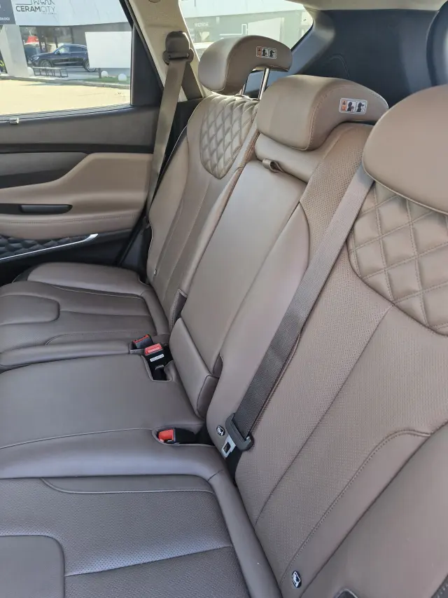 HYUNDAI Santa Fe Platinum 4WD