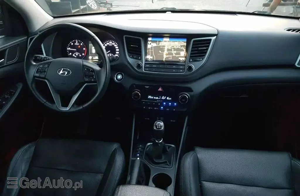 HYUNDAI Tucson 