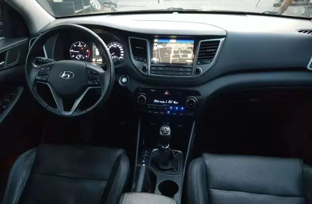 HYUNDAI Tucson 
