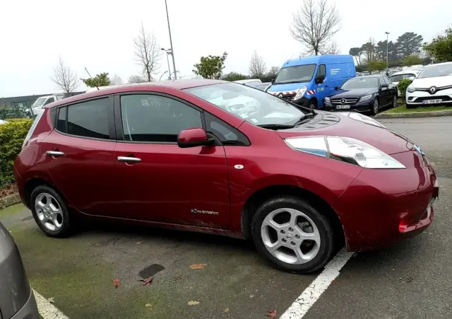 NISSAN Leaf 24 kWh (mit Batterie) Tekna