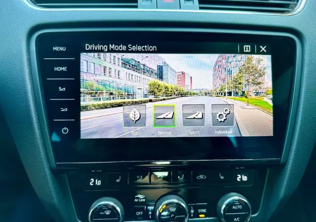 SKODA Octavia 2.0 TDI 4x4 DSG RS