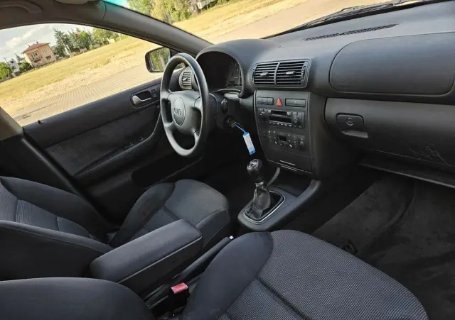 AUDI A3 1.6 Ambiente