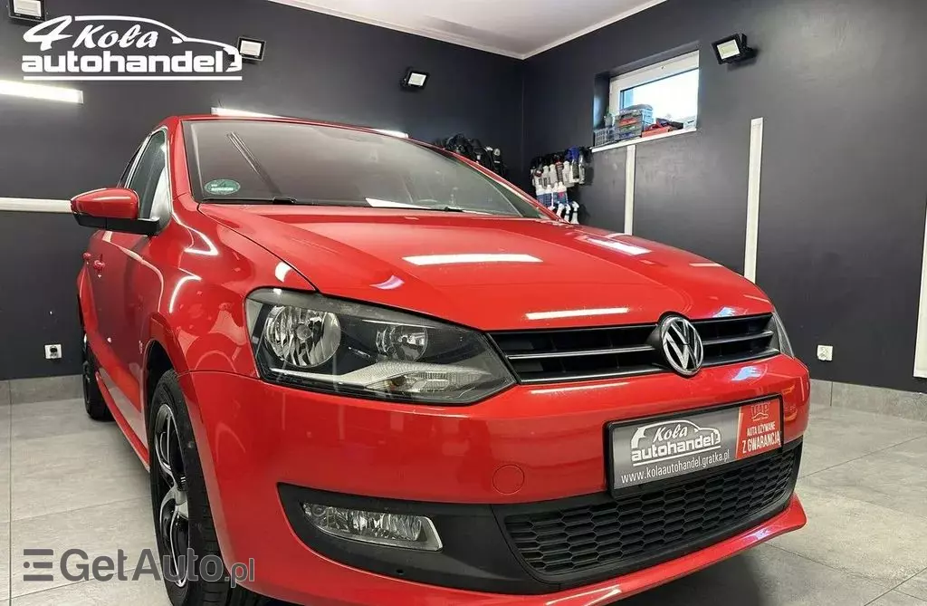 VOLKSWAGEN Polo 
