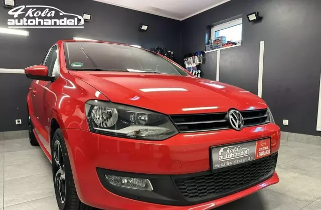 VOLKSWAGEN Polo 
