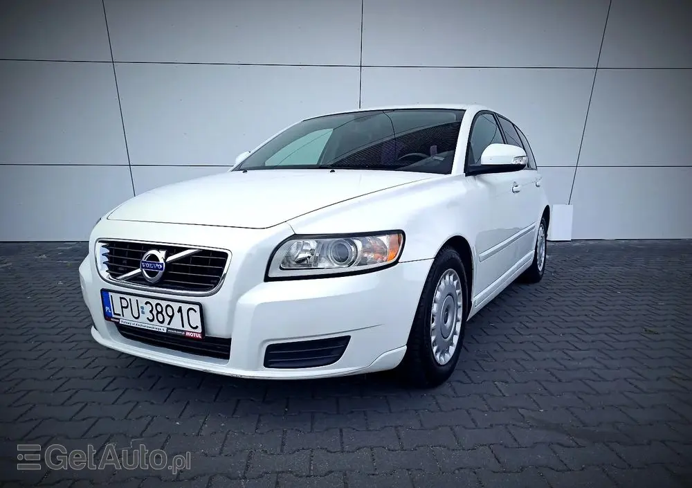 VOLVO V50 D2