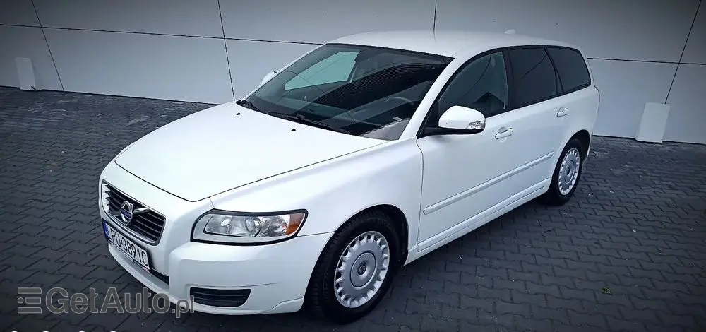 VOLVO V50 D2