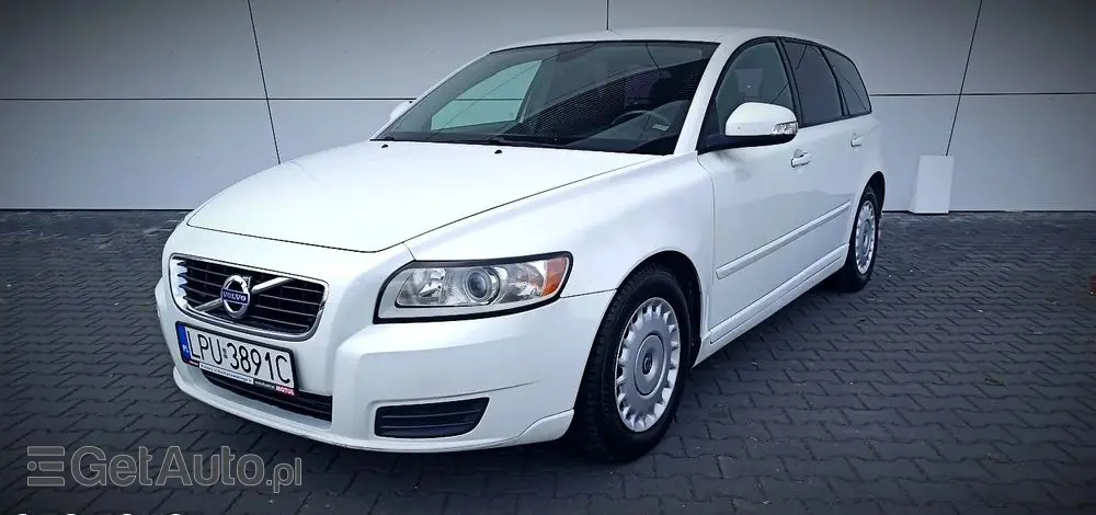 VOLVO V50 D2