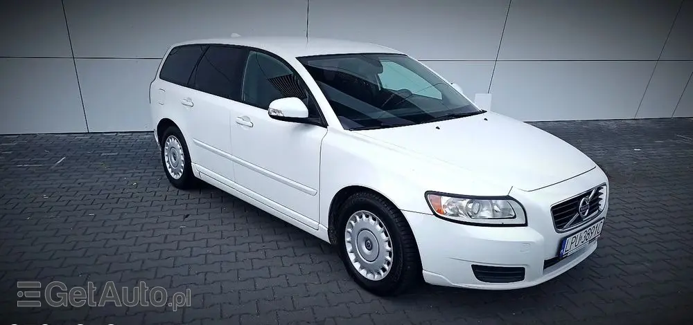 VOLVO V50 D2