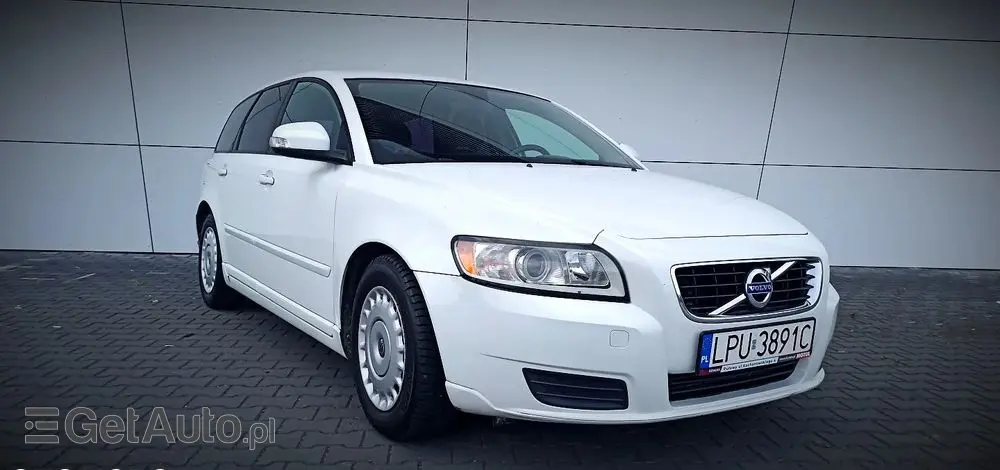 VOLVO V50 D2