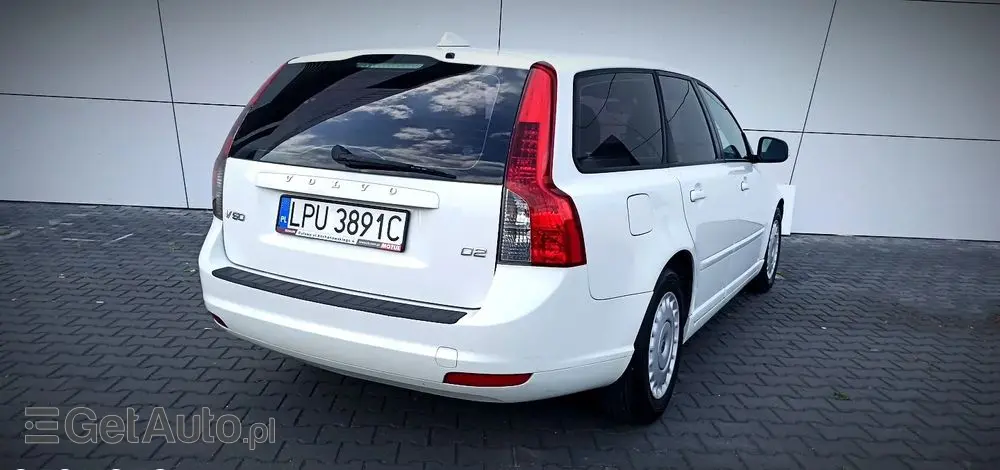 VOLVO V50 D2