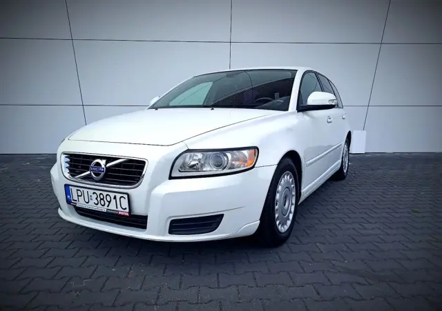 VOLVO V50 D2