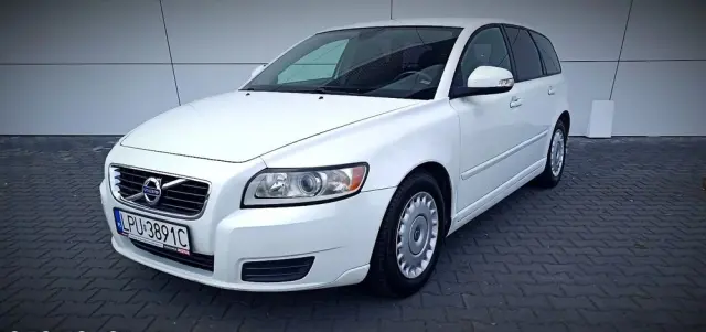 VOLVO V50 D2