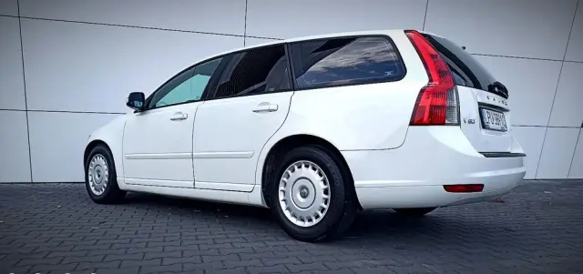 VOLVO V50 D2