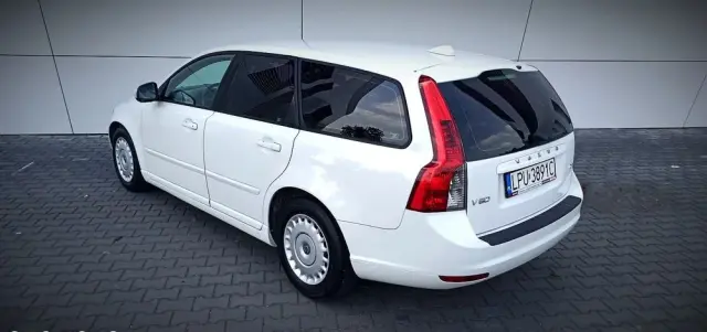 VOLVO V50 D2