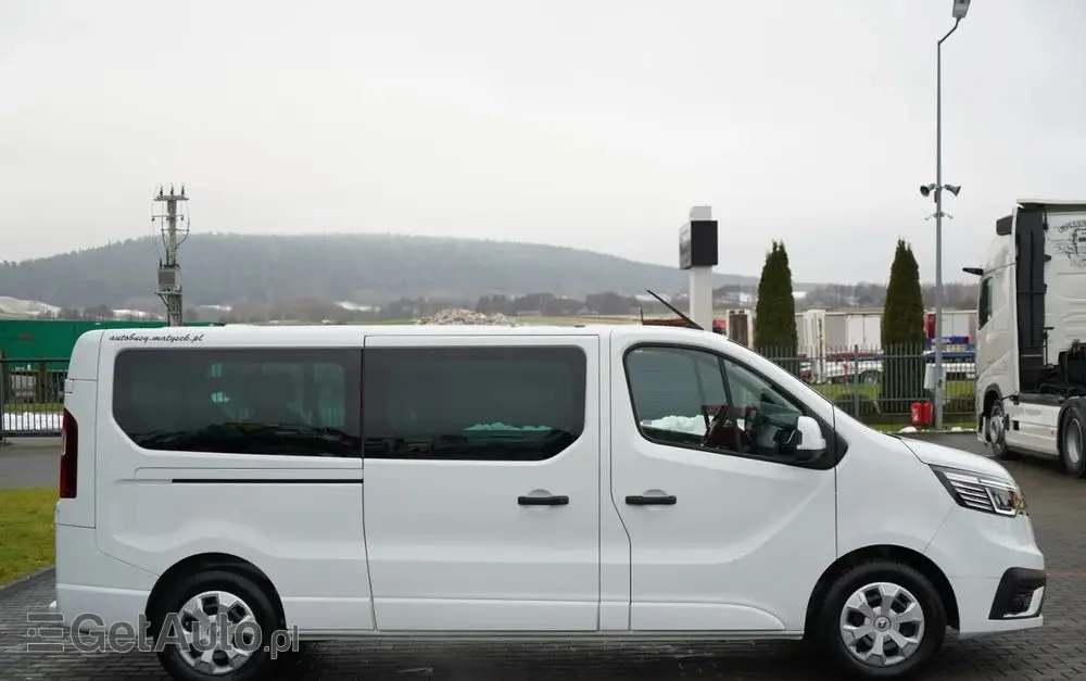 RENAULT TRAFIC III / BUS / 9 MIEJSC / PIERWSZY WŁAŚCICIEL / POLSKI SALON / 2022 ROK / 