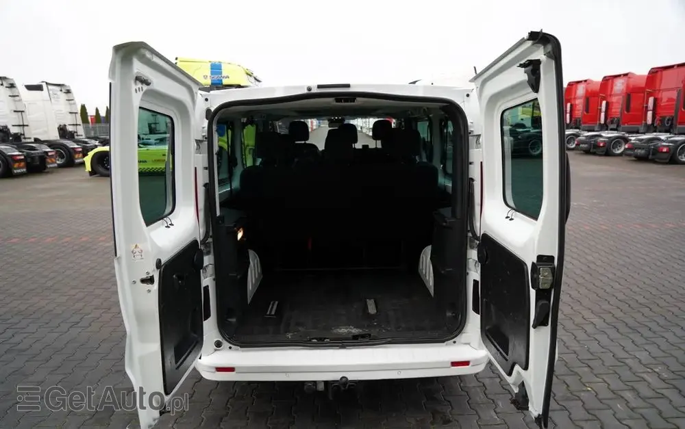 RENAULT TRAFIC III / BUS / 9 MIEJSC / PIERWSZY WŁAŚCICIEL / POLSKI SALON / 2022 ROK / 