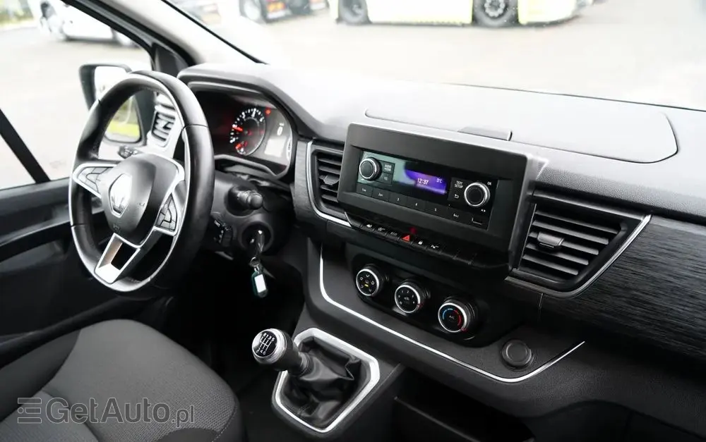 RENAULT TRAFIC III / BUS / 9 MIEJSC / PIERWSZY WŁAŚCICIEL / POLSKI SALON / 2022 ROK / 