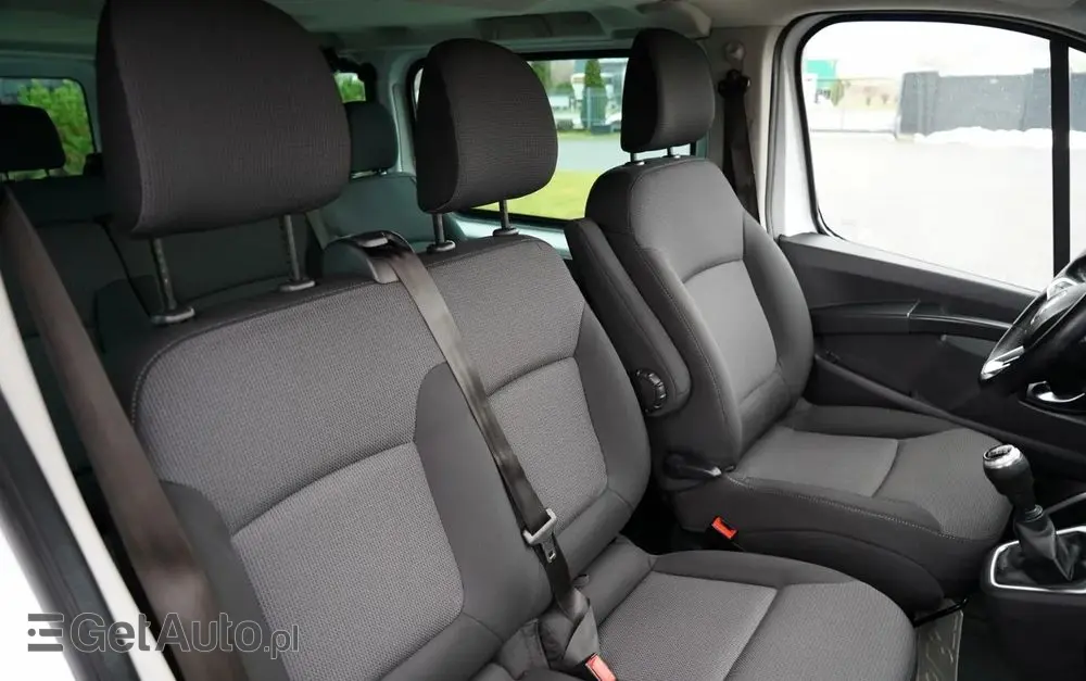 RENAULT TRAFIC III / BUS / 9 MIEJSC / PIERWSZY WŁAŚCICIEL / POLSKI SALON / 2022 ROK / 