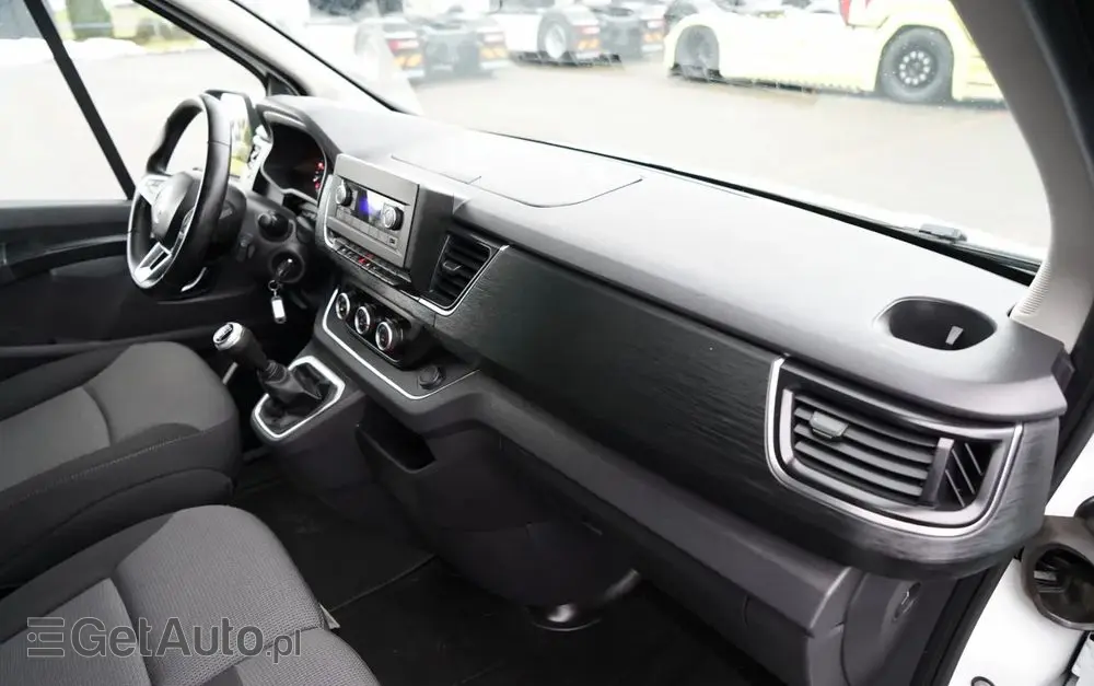 RENAULT TRAFIC III / BUS / 9 MIEJSC / PIERWSZY WŁAŚCICIEL / POLSKI SALON / 2022 ROK / 