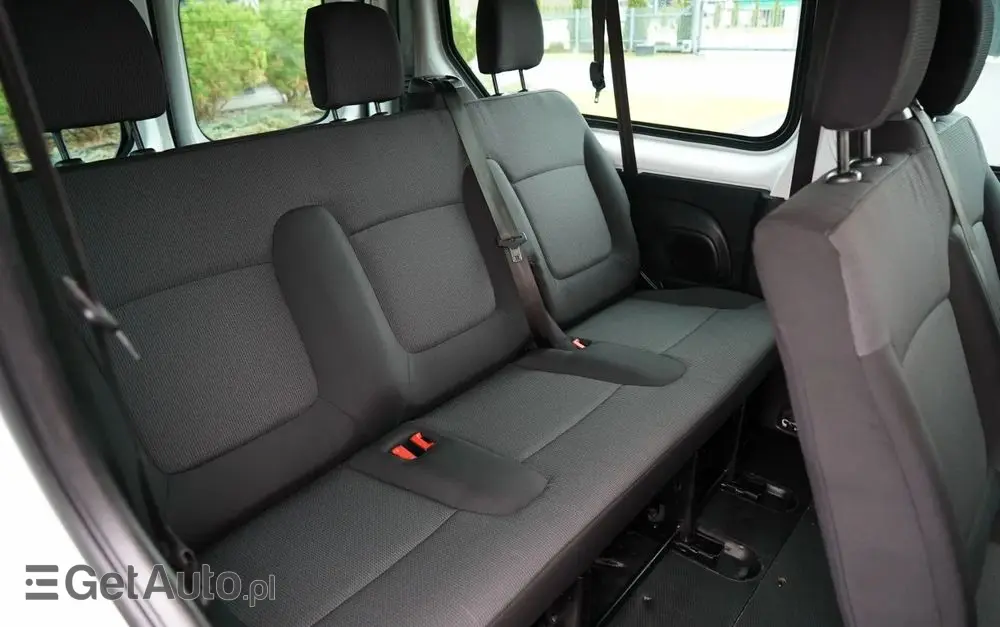 RENAULT TRAFIC III / BUS / 9 MIEJSC / PIERWSZY WŁAŚCICIEL / POLSKI SALON / 2022 ROK / 