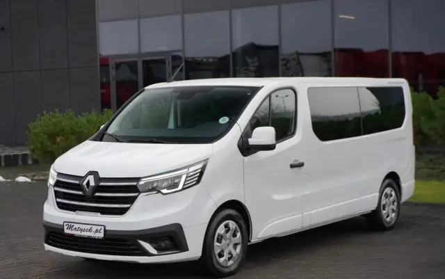 RENAULT TRAFIC III / BUS / 9 MIEJSC / PIERWSZY WŁAŚCICIEL / POLSKI SALON / 2022 ROK / 