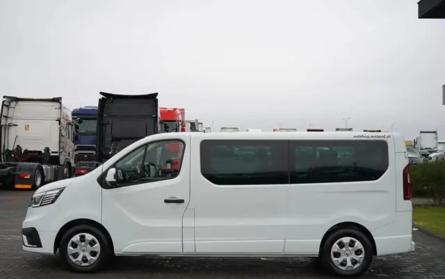 RENAULT TRAFIC III / BUS / 9 MIEJSC / PIERWSZY WŁAŚCICIEL / POLSKI SALON / 2022 ROK / 