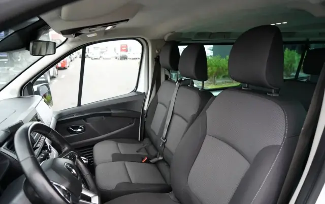 RENAULT TRAFIC III / BUS / 9 MIEJSC / PIERWSZY WŁAŚCICIEL / POLSKI SALON / 2022 ROK / 