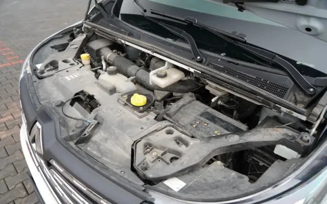 RENAULT TRAFIC III / BUS / 9 MIEJSC / PIERWSZY WŁAŚCICIEL / POLSKI SALON / 2022 ROK / 