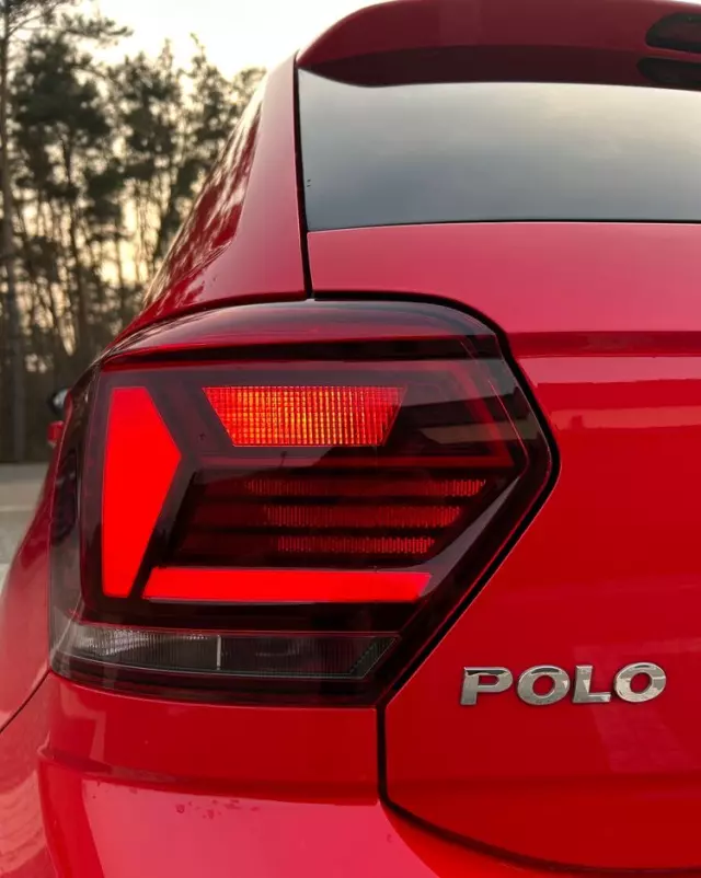 VOLKSWAGEN Polo 1.0 TSI Comfortline DSG