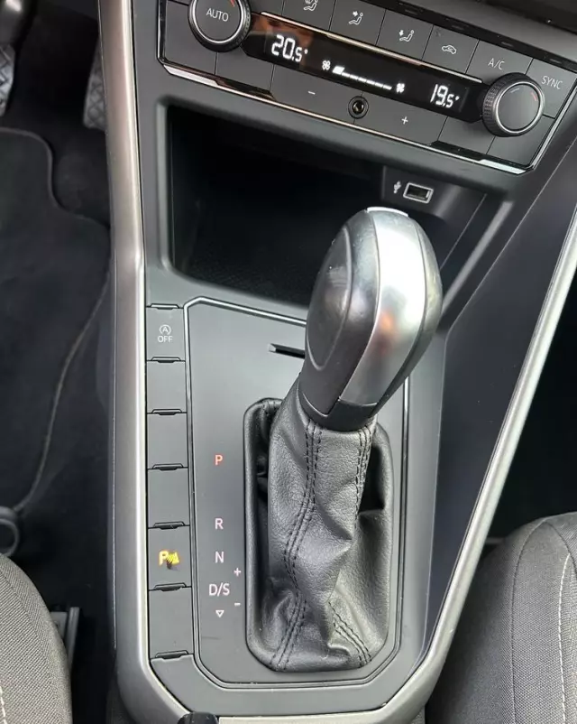 VOLKSWAGEN Polo 1.0 TSI Comfortline DSG